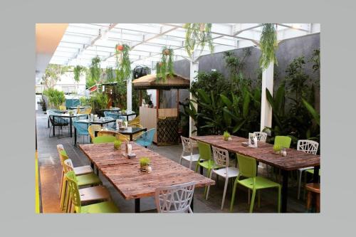 ห้องอาหาร, ซูริ เอ็กซ์เพรส จิมบารัน (Zuri Express Jimbaran) in จิมบาราน