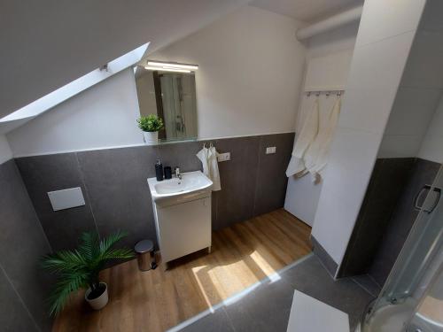 Kylpyhuone, Kedves Apartman in Szigeti Kulvaros