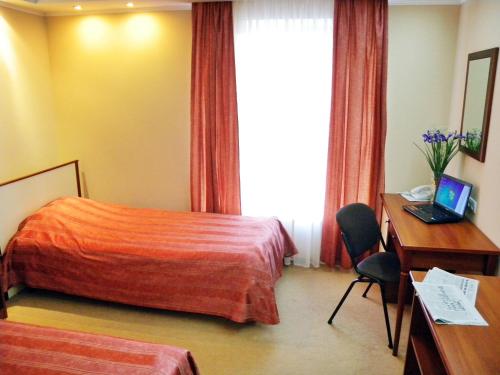 2 twin beds