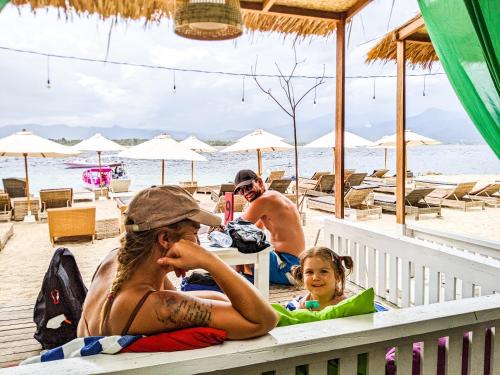 Zipp Bar Restaurant & Bungalows
