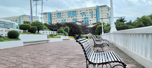 New, Modern 2 Bedroom Condo, Free Hi-Speed Wifi
