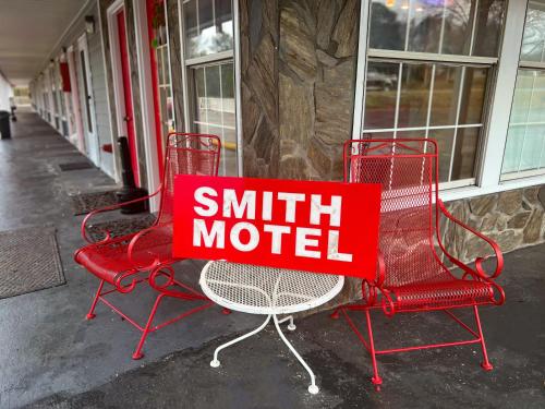 Smith Motel in Calhoun, USA