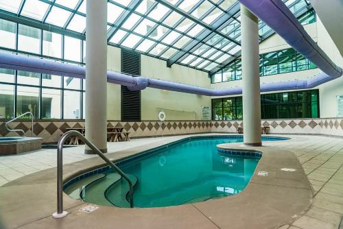 Phoenix on the Bay 2 by Brett Robinson Vacations in 卡斯威爾