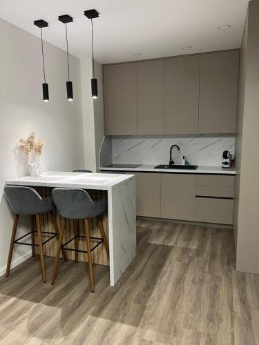 Saules apartamentai, free parking in Sendvario