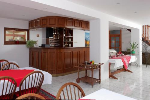 Restaurant, Penzion U Aleny in zdiar