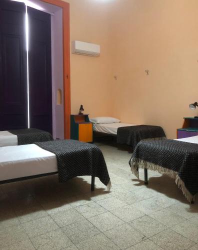 6 Small Rooms - image 12