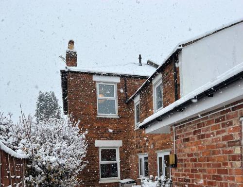 المنظر الخارجي, Historic & Stylish Cottage in Charlton Kings