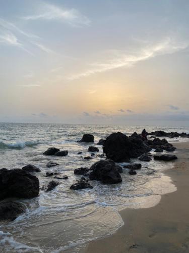 חוף ים, BELLE VILLA PROCHE BORD DE MER in Ngaparou