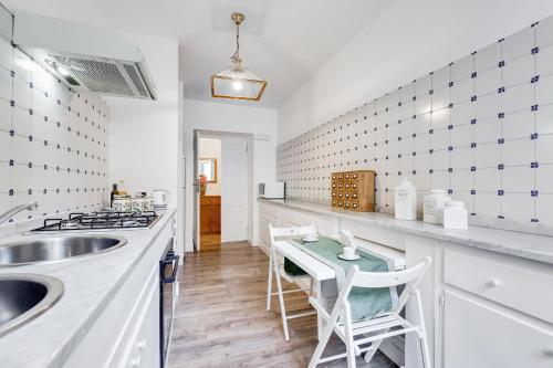 Living Rome Repubblica apartment - image 14
