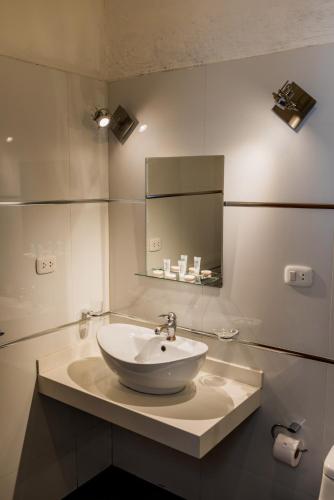 Single Room image 4