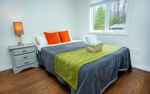 Mountain House in the Heart of Haliburton, Mins to Lake