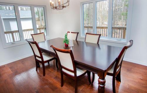 Létesítmények, Mountain House in the Heart of Haliburton, Mins to Lake in Haliburton (ON)