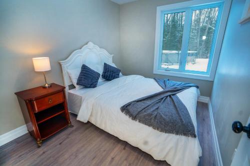 Mountain House in the Heart of Haliburton, Mins to Lake