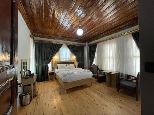 Golden Metro Boutique Rooms