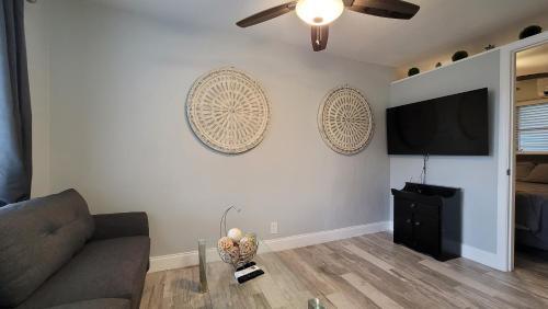 BEACHWAY INN – Lantana, FL