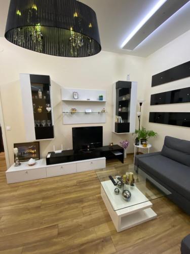 Cozy apartment in downtown Sofia - Tsar Samuil Street Room Type - One-Bedroom Apartment Cozy apartment in downtown Sofia - Tsar Samuil Street Room Type - One-Bedroom Apartment
