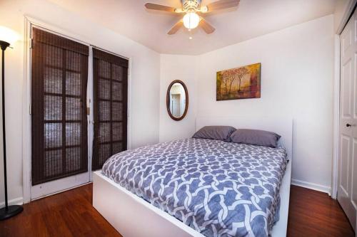 Charming mini-suite in West Campus! in Austin, USA