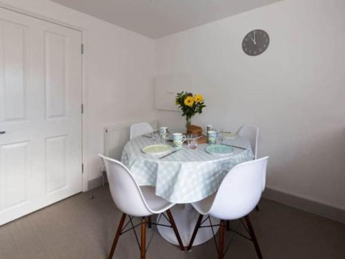 Franks, Cowes - Sleeps 4 - 2 Bed - 2 Bath - Central Location