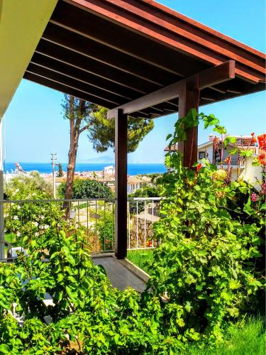 Apartment with Garden View