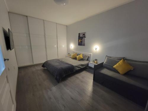 One-Bedroom Apartment image 10