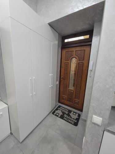 One-Bedroom Apartment image 6