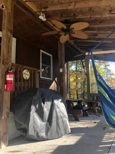Wagon Wheel Cottage. Dog Friendly,Pipestem WVA in Pipestem, USA