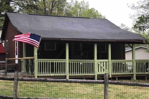 Wagon Wheel Cottage. Dog Friendly,Pipestem WVA