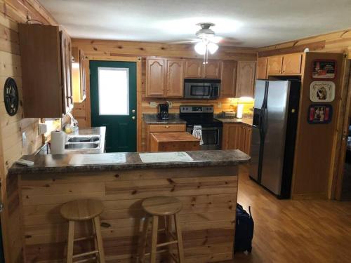 Wagon Wheel Cottage. Dog Friendly,Pipestem WVA