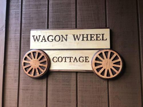 Wagon Wheel Cottage. Dog Friendly,Pipestem WVA