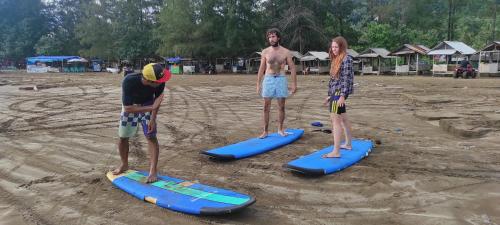 Air Manis Secret Surfcamp