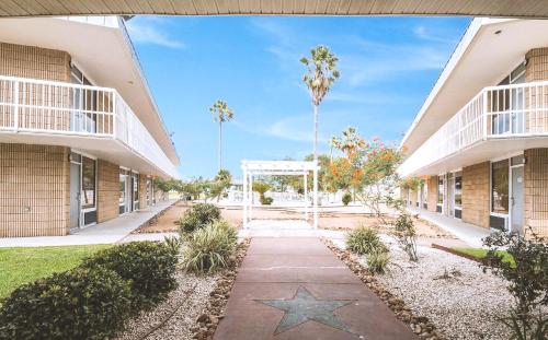 Americas Best Value Inn Beeville - 숙소 외관