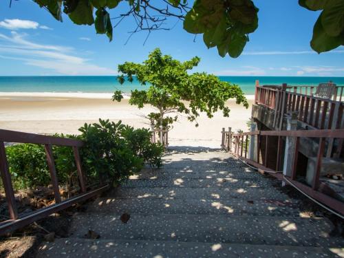 หาดทรายขาวรีสอร์ท หาดทรายขาวรีสอร์ท