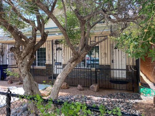 Big Family, Close to All, duplex A and B Downtown UTEP Hospitals, El Paso
