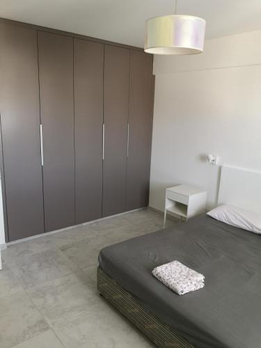 One-Bedroom Apartment image 6