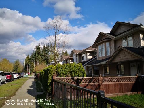 Coquitlam center, comfortable home, walking to skytrain - Port Coquitlam