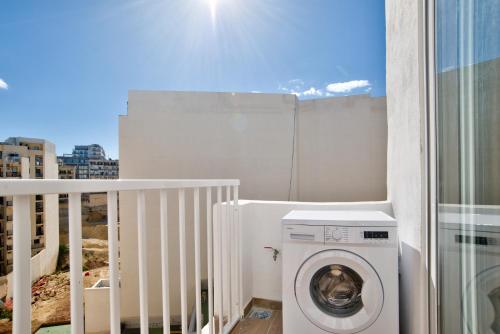 Tower Road Sliema 2-bedroom Apartment - image 6