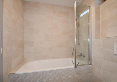 Executive Apartment with Balcony image 10
