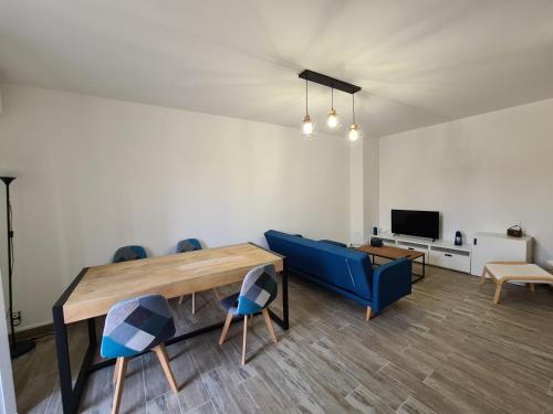 Appartement rénové indépendant avec garage au centre du village - Location saisonnière - Saint-Florent