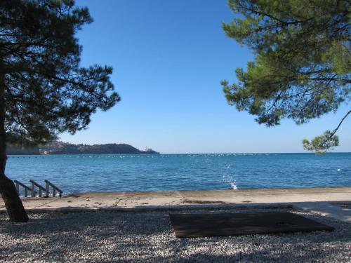 pludmale, Flori Peaceful House - Short, 20' Drive to the Sea in Truske
