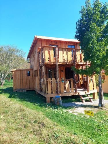 Cabane insolite TOUT CONFORT Chalet Gites Luzy Morvan Bourgogne