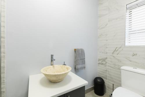 Beachfront Villa - Pool, Fireplace, No Loadshedding Beachfront Villa - Pool, Fireplace, No Loadshedding