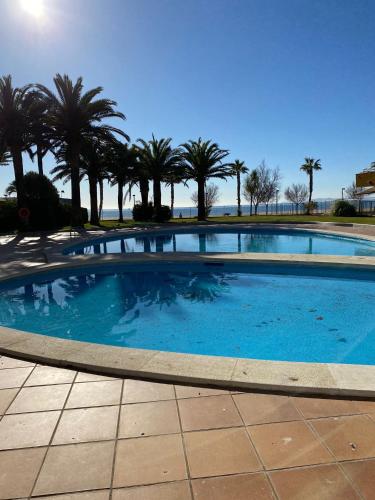 Appartement Moderne Premiere Ligne de Mer avec Piscine