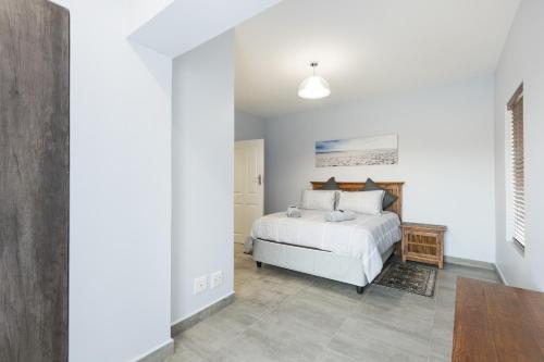 Beachfront Villa - Pool, Fireplace, No Loadshedding Beachfront Villa - Pool, Fireplace, No Loadshedding