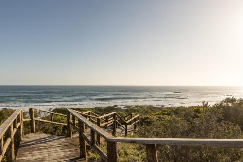 Beachfront Villa - Pool, Fireplace, No Loadshedding