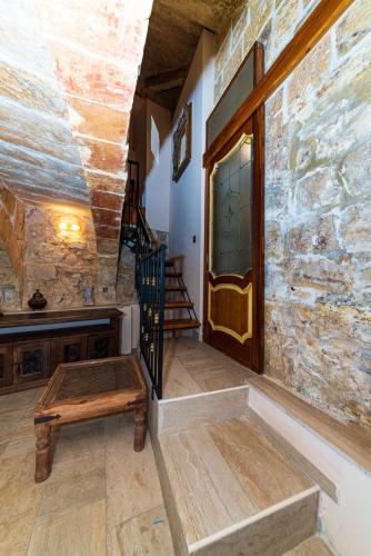 Two-Bedroom House image 3