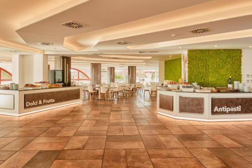 อาหารและเครื่องดื่ม, Club Esse Roccaruja in สตินติโน