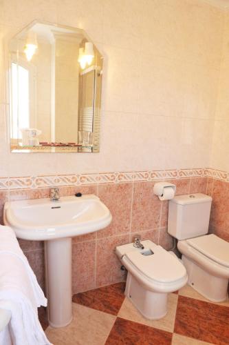 Hostal Puerto Lepe - image 12