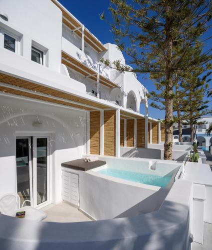 Daedalus Hotel in Santorini