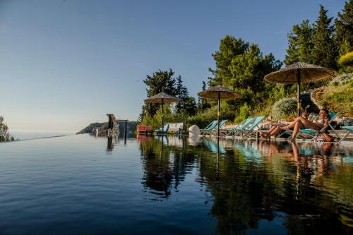 المنطقة المحيطة, Serenity Boutique Suites in ليفكادا