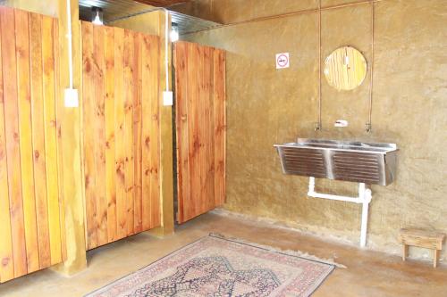The Joint Backpackers – Oudtshoorn, KS